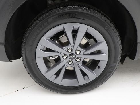 Used 2023 Ford Explorer XLT w/ Equipment Group 202A image 9