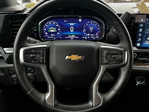 Used 2023 Chevrolet Silverado 1500 LT image 24