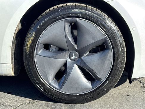 Used 2020 Tesla Model 3 Standard Range Plus image 6