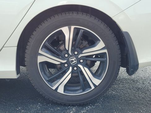 Used 2016 Honda Civic Touring image 10