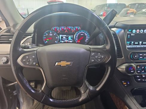 Used 2019 Chevrolet Suburban Premier AWD/4WD image 13