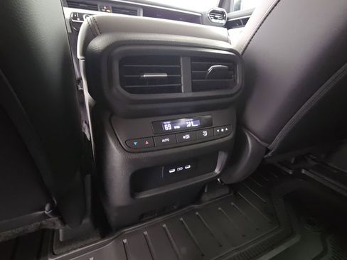 Used 2025 Honda Pilot EX-L image 31