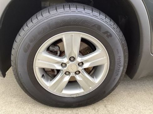 Used 2020 Chevrolet Trax LS w/ Tint and Cruise Package AWD/4WD image 5