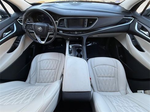 Used 2023 Buick Enclave Avenir image 10