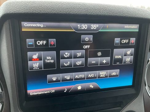 Used 2015 Ford F250 Lariat w/ Chrome Package image 37