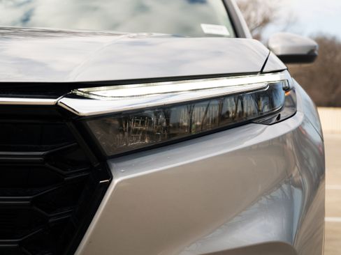 Used 2024 Honda CR-V EX-L image 11