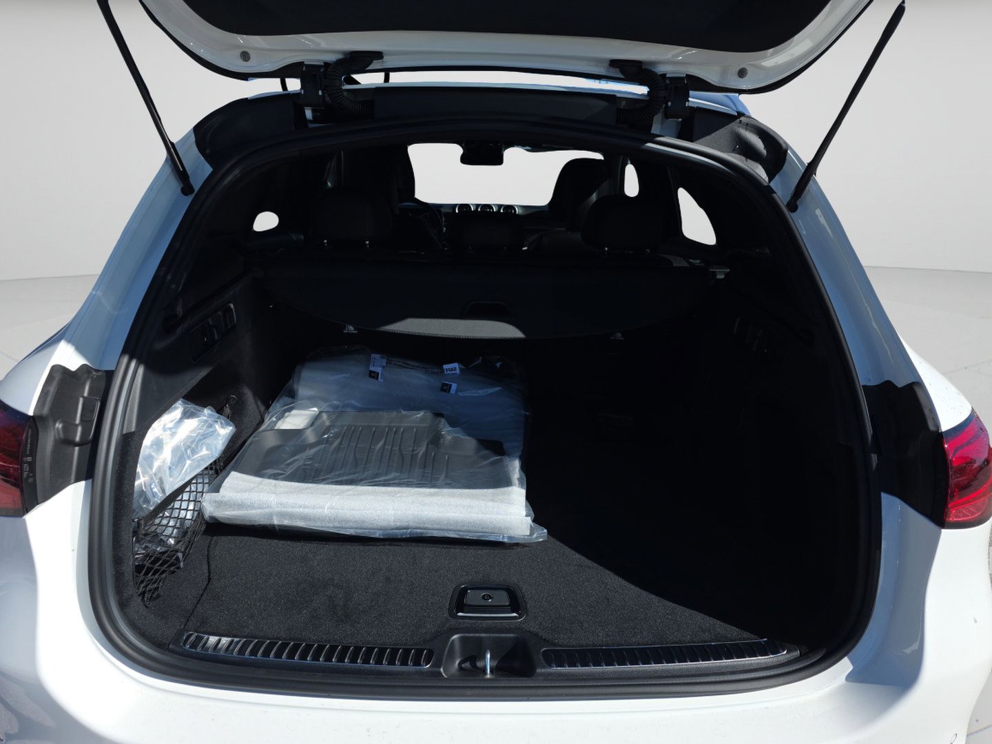 Certified 2026 Mercedes-Benz GLC 300 image 6
