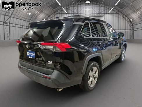Used 2025 Toyota RAV4 XLE AWD/4WD image 5
