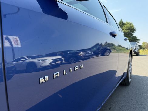 Used 2023 Chevrolet Malibu LT FWD image 11