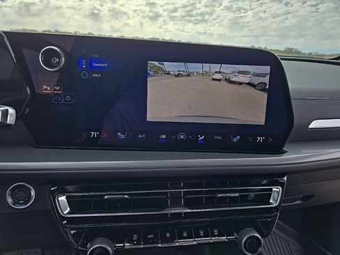 Used 2026 Chevrolet Traverse LT w/ Midnight/Sport Edition image 23