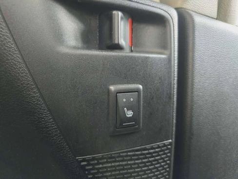 Used 2023 Chrysler Pacifica Limited FWD image 15