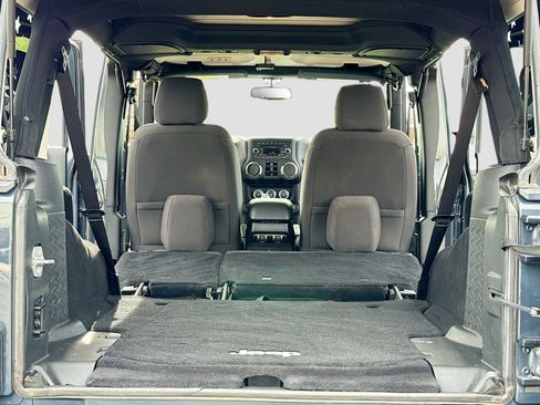 Used 2017 Jeep Wrangler Unlimited Sport AWD/4WD image 7