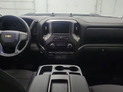 Used 2025 Chevrolet Silverado 2500 W/T image 4