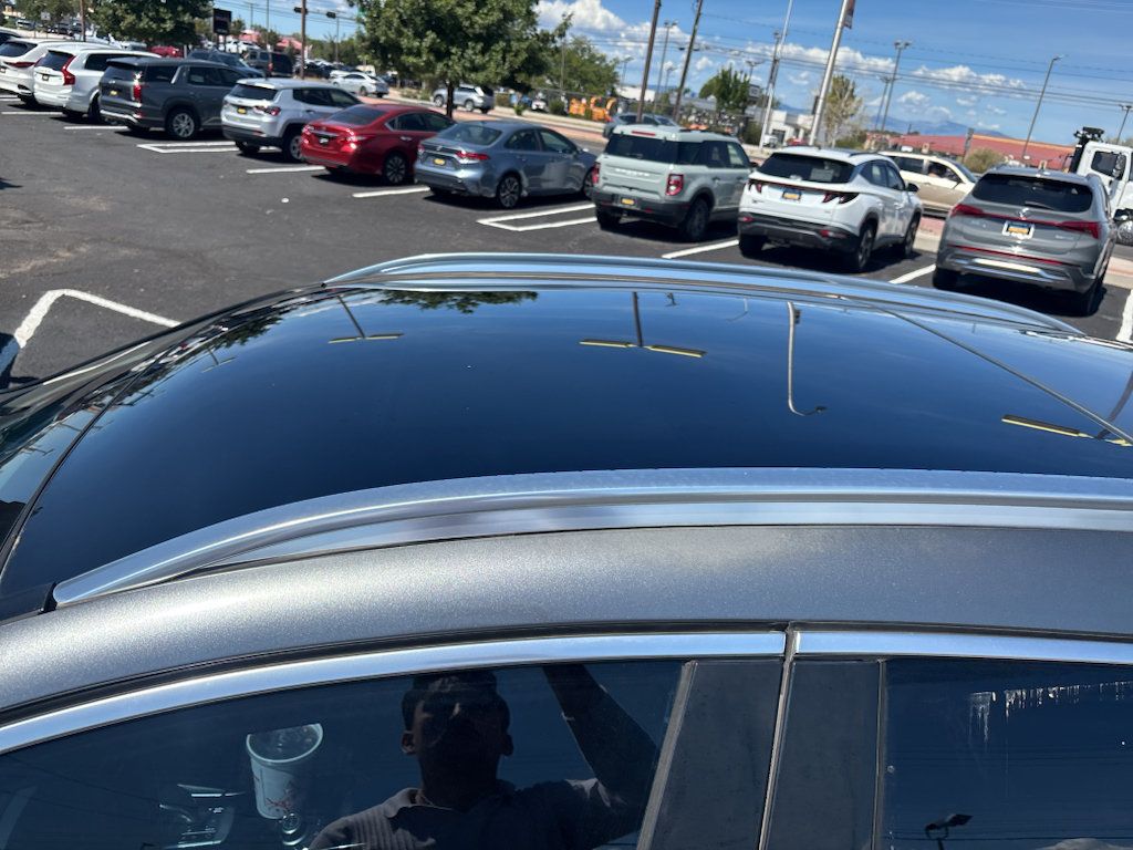 Used 2017 INFINITI QX30 Premium FWD image 5