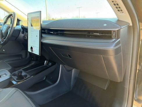 Used 2024 Ford Mustang Mach-E Premium image 11