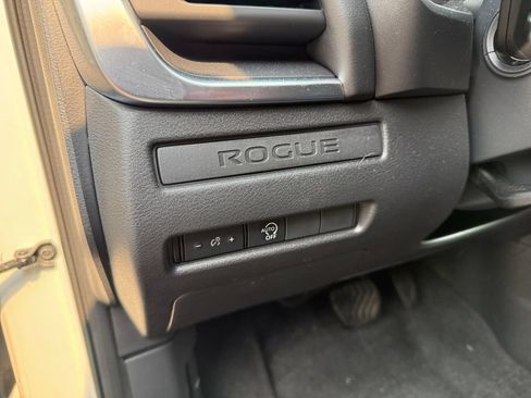 Used 2023 Nissan Rogue S AWD/4WD image 24