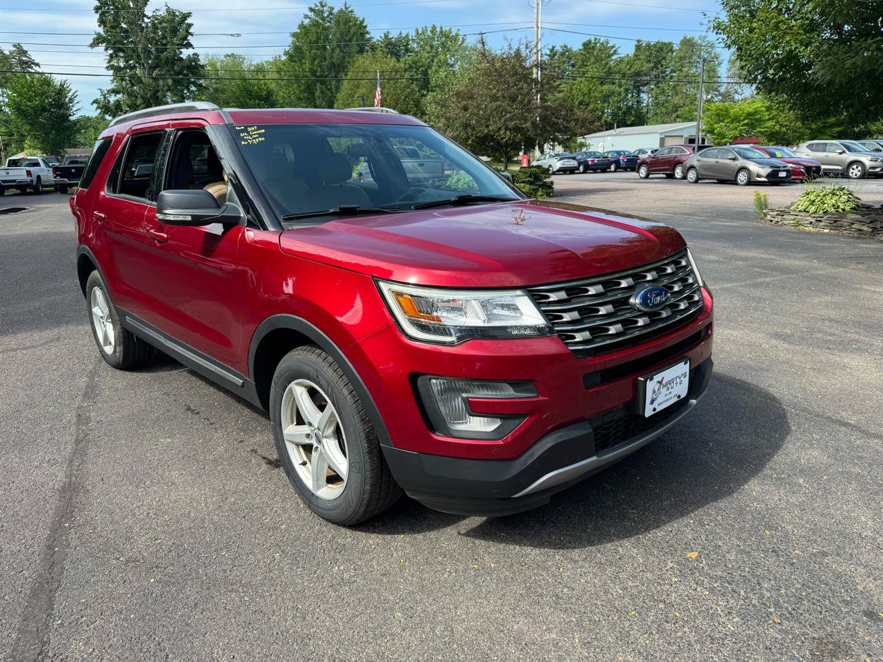 Used 2017 Ford Explorer XLT w/ Equipment Group 202A AWD/4WD image 7