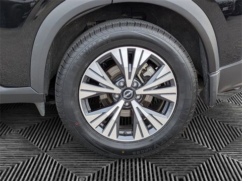 Certified 2023 Nissan Rogue SV w/ SV Premium Package image 9