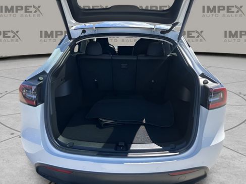 Used 2022 Tesla Model Y Long Range AWD/4WD image 27