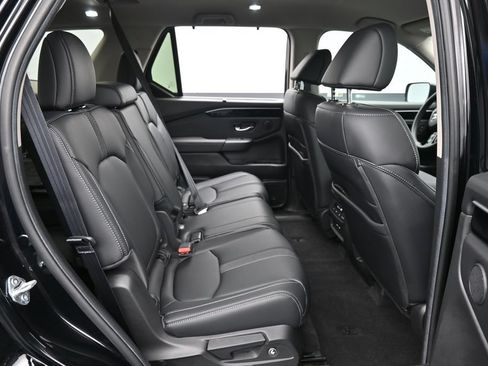 Certified 2025 Honda Pilot EX-L image 33