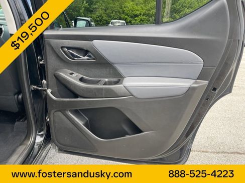 Used 2020 Chevrolet Traverse LT FWD image 18