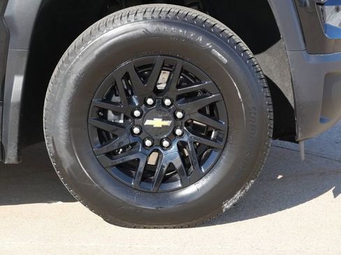 Used 2025 Chevrolet Silverado EV LT image 9