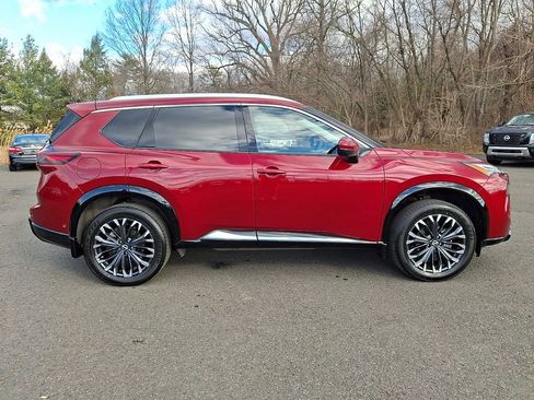 Certified 2024 Nissan Rogue Platinum image 7