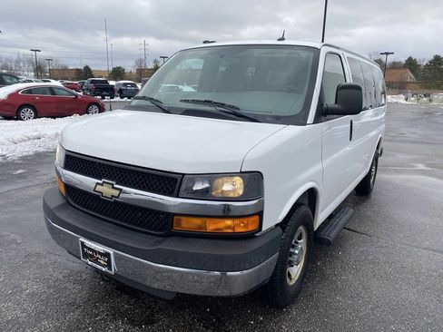 Used 2015 Chevrolet Express 2500 LT w/ LT Preferred Equipment Group image 3