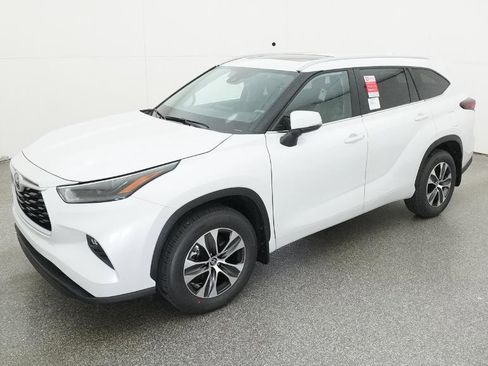 New 2026 Toyota Highlander XLE image 23