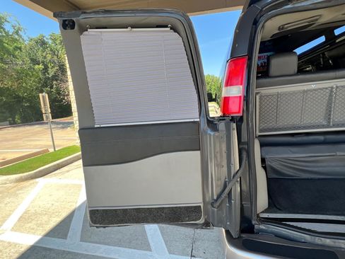 Used 2016 GMC Savana 2500 Extended image 35