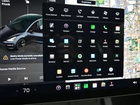 Used 2023 Tesla Model 3 Standard Range RWD image 9