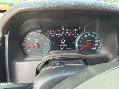 Used 2018 Chevrolet Suburban Premier AWD/4WD image 2