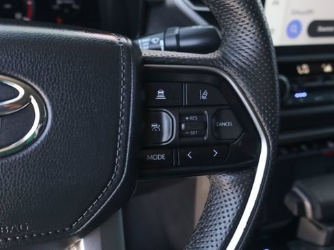 Used 2024 Toyota Tundra Limited AWD/4WD image 28