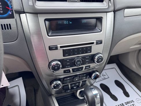 Used 2012 Ford Fusion SE image 22