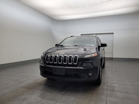 Used 2018 Jeep Cherokee Latitude w/ Safety Group image 15