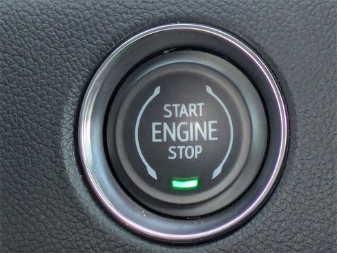 Certified 2025 GMC Acadia Denali w/ Super Cruise Package image 28