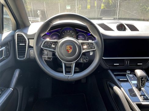 Certified 2023 Porsche Cayenne Coupe image 11