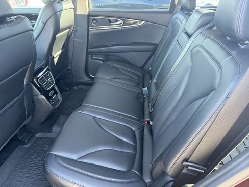 Used 2022 Lincoln Nautilus Reserve w/ Equipment Group 201A image 10