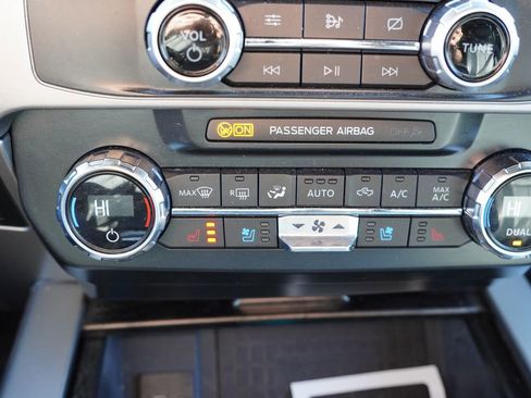 Used 2022 Ford F350 Lariat w/ Lariat Ultimate Package AWD/4WD image 7