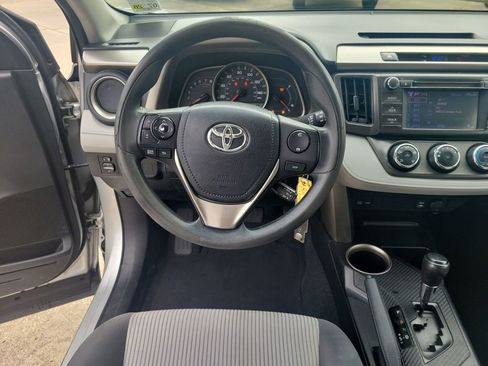 Used 2013 Toyota RAV4 LE image 21