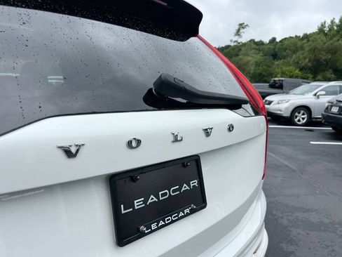 Used 2022 Volvo XC90 T5 Momentum w/ Climate Package AWD/4WD image 32