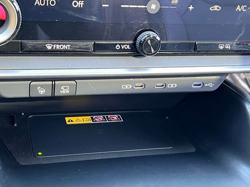 Used 2025 Lexus RZ 450e w/ Technology Package image 23