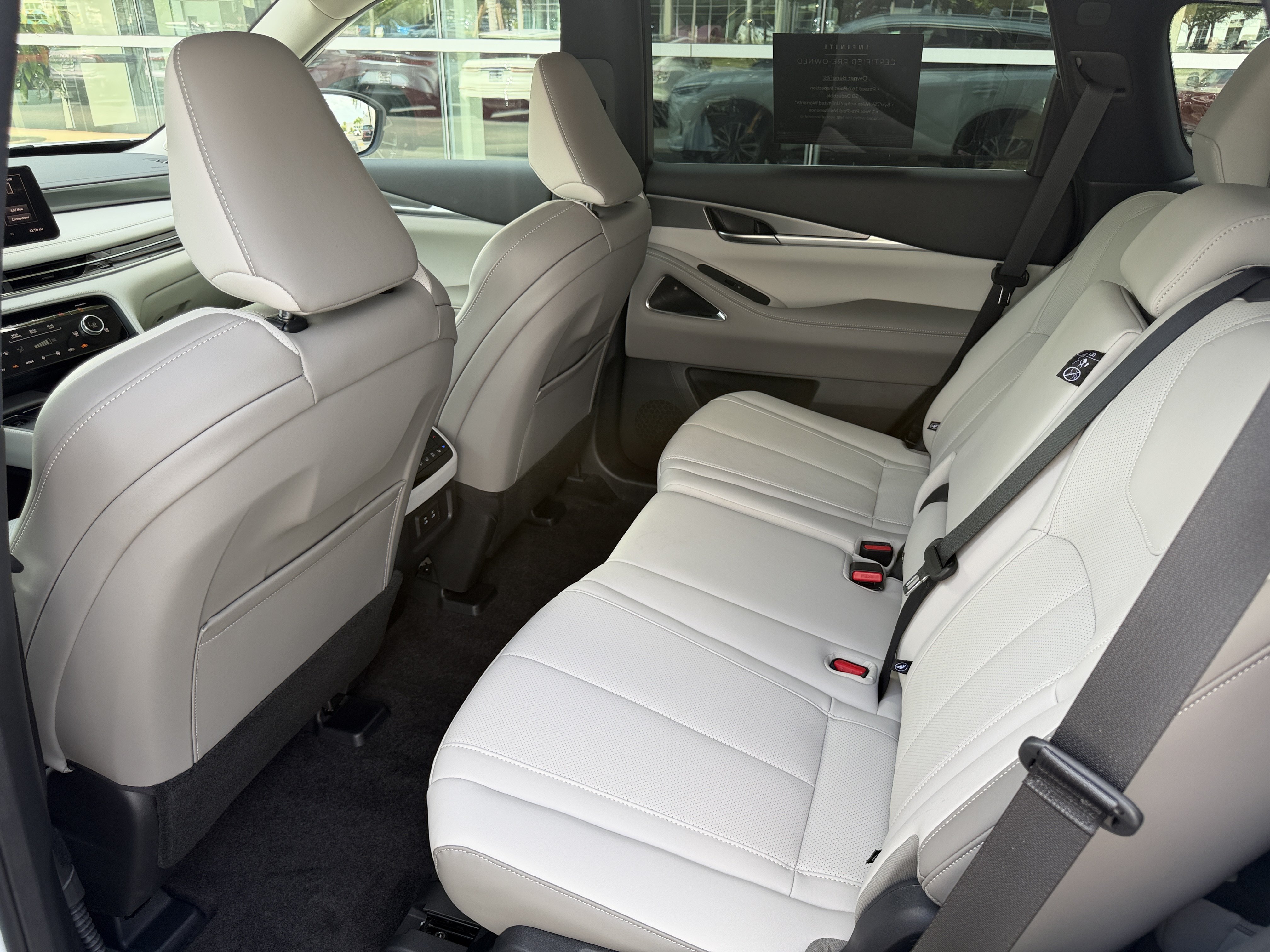Certified 2027 INFINITI QX60 Luxe w/ Family Package FWD image 18
