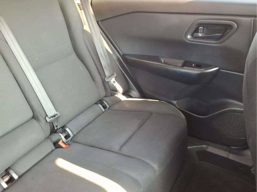 Used 2024 Nissan Rogue S FWD image 18