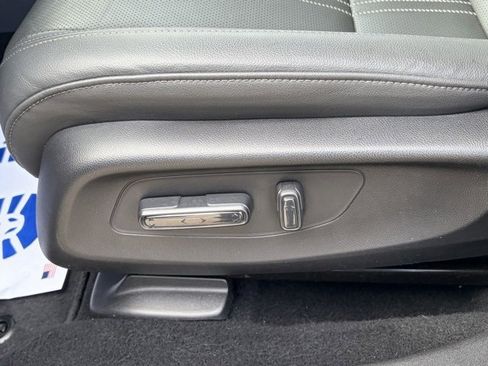 Used 2024 Honda HR-V EX-L image 16