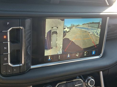 Used 2022 GMC Yukon XL Denali image 24