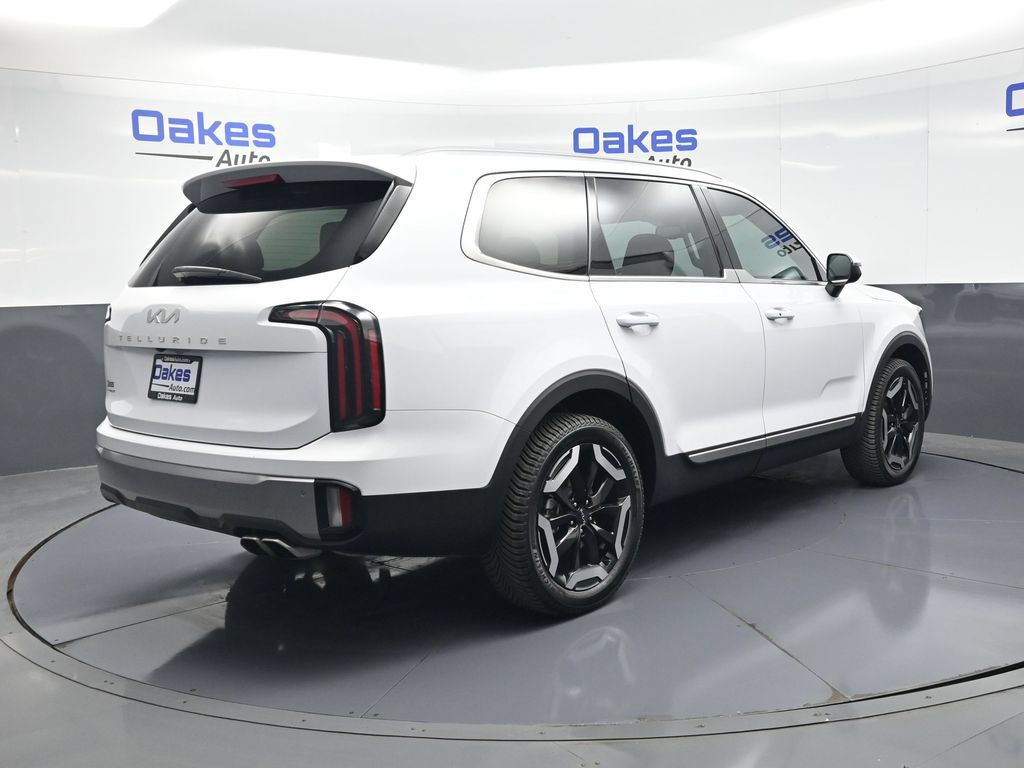 Used 2025 Kia Telluride EX w/ EX Captain's Chair Package FWD image 7