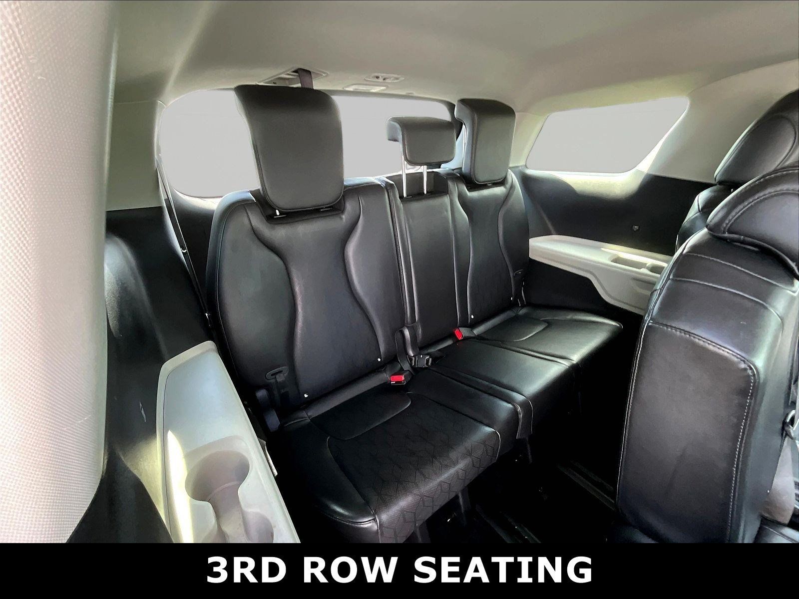 Used 2022 Kia Carnival LX FWD image 4