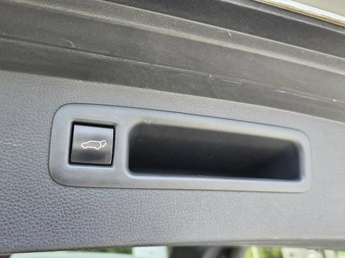 Used 2023 Toyota Highlander XLE FWD image 15