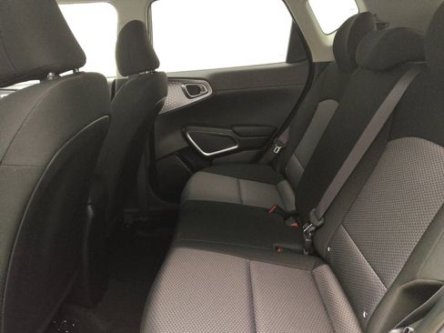 Used 2025 Kia Soul LX image 18